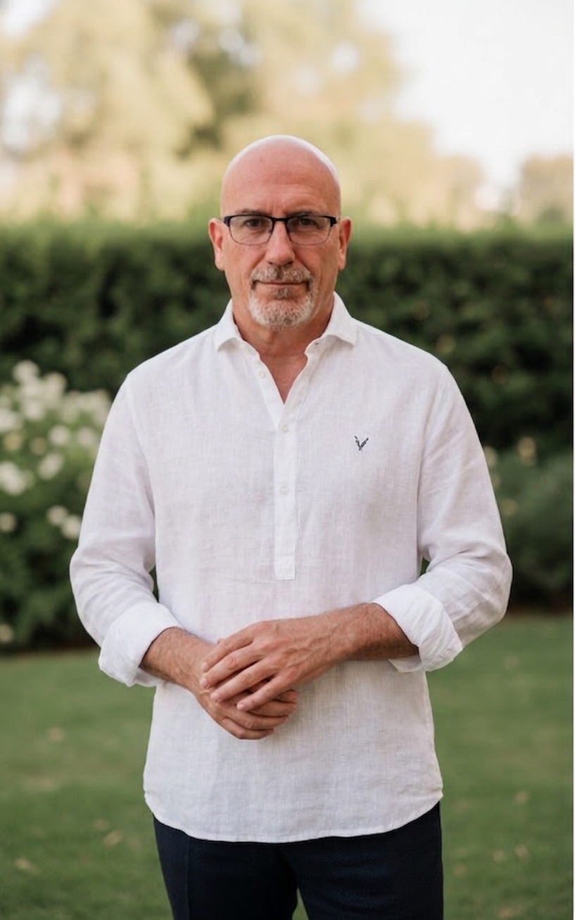 White linen t-shirt - Virtual Try-On Result